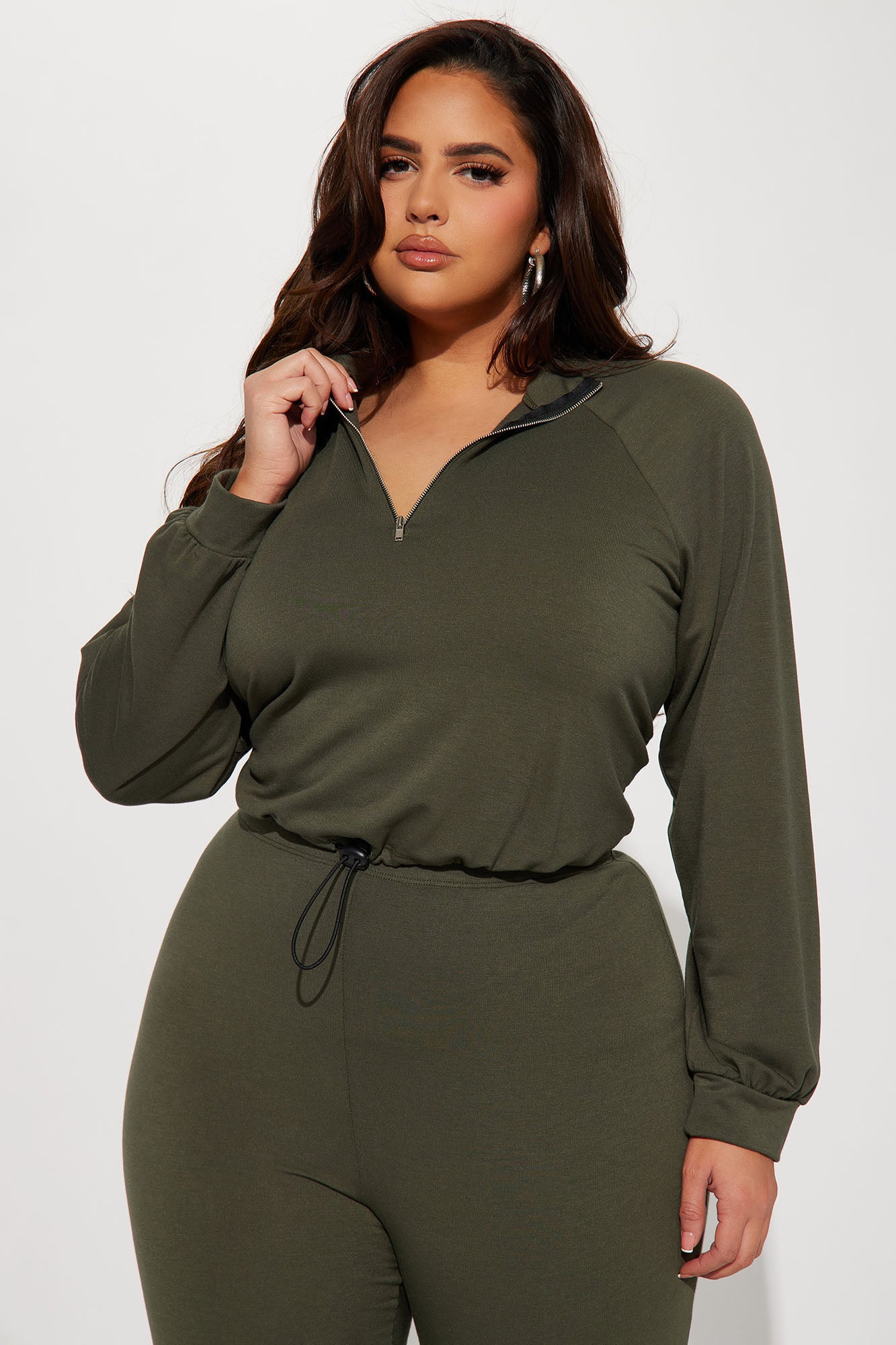 01-27-23Studio4_HY_IM_15-25-44_64_TP8142FN_Olive_P_2973_PLUS_SG