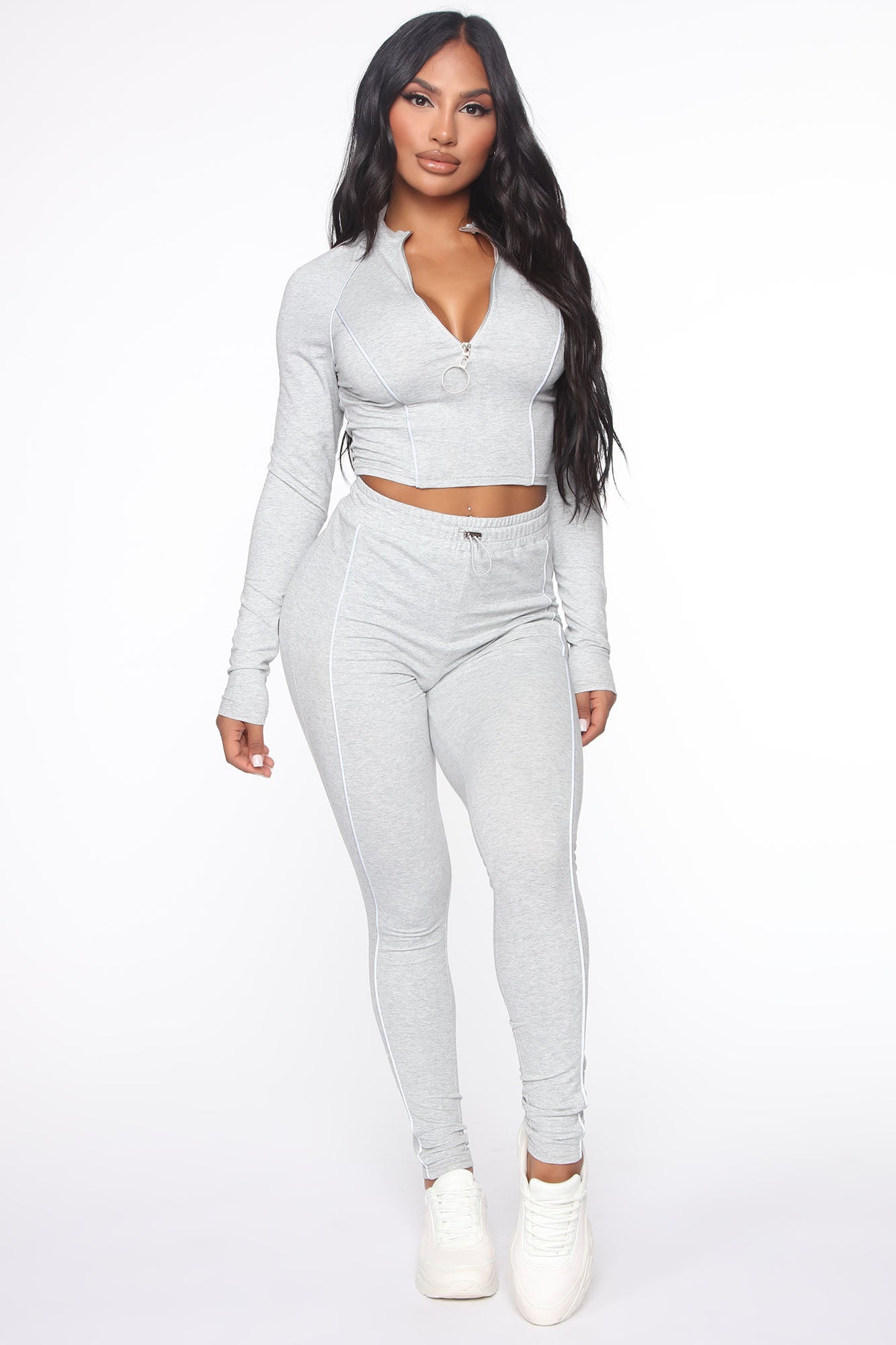 02-13-20_Studio_3_MS_JJ_13-46-41_38_CC1301SET_Charcoal_0059_EH