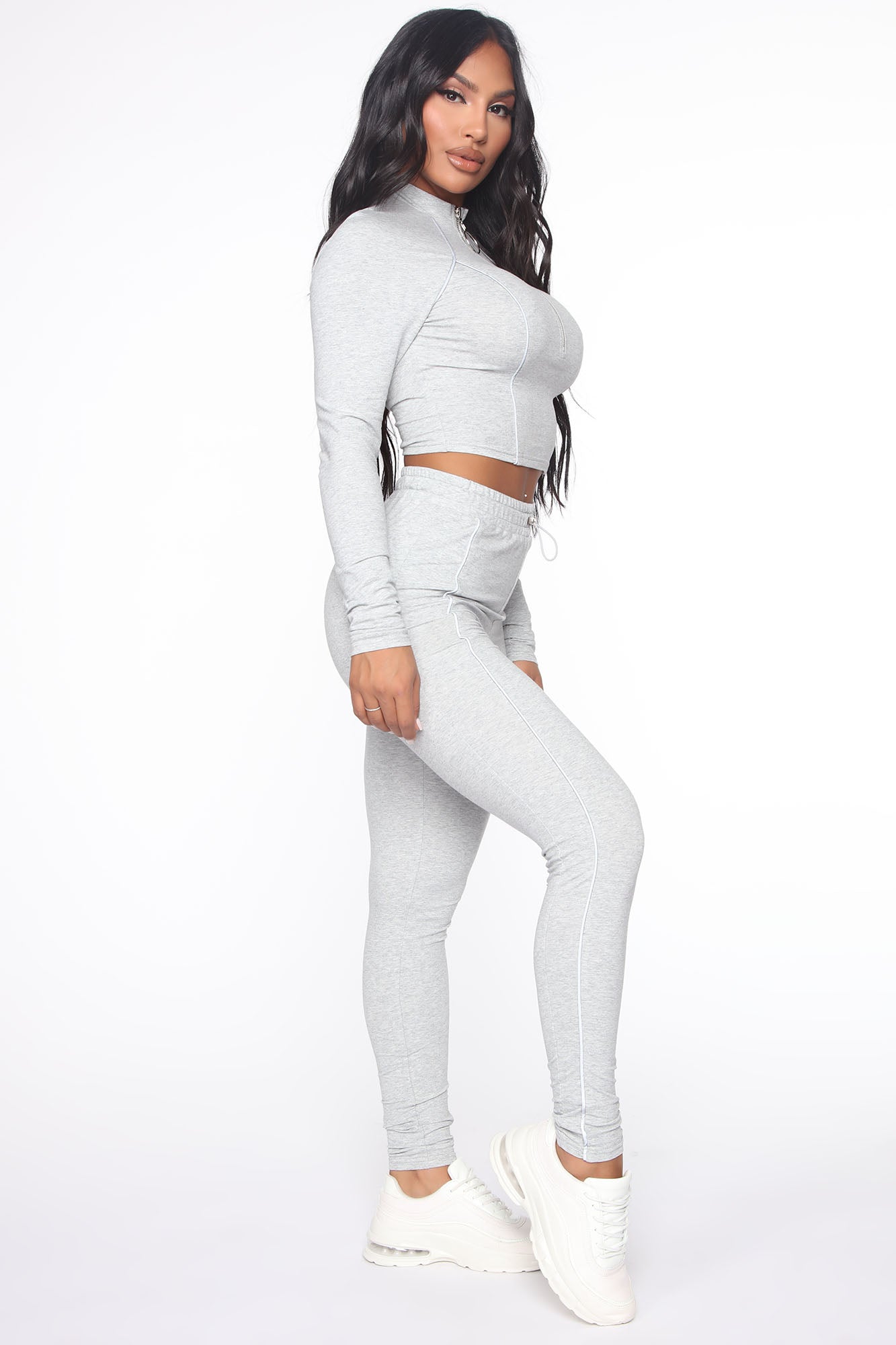 02-13-20_Studio_3_MS_JJ_13-47-09_38_CC1301SET_Charcoal_0069_EH