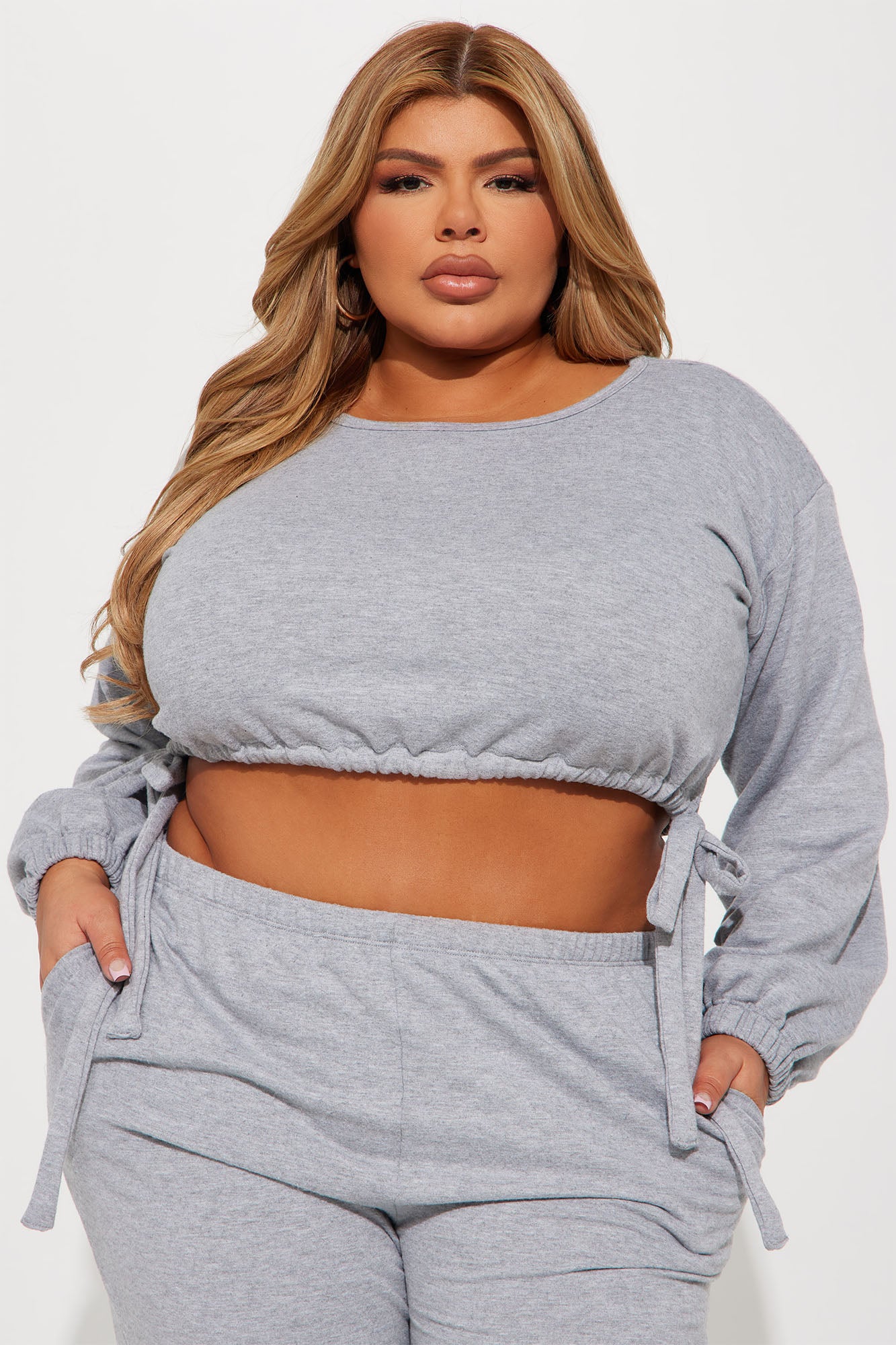 02-14-23Studio6_DD_CM_14-56-13_40_AS1273_HeatherGrey_P_7432_PLUS_JB