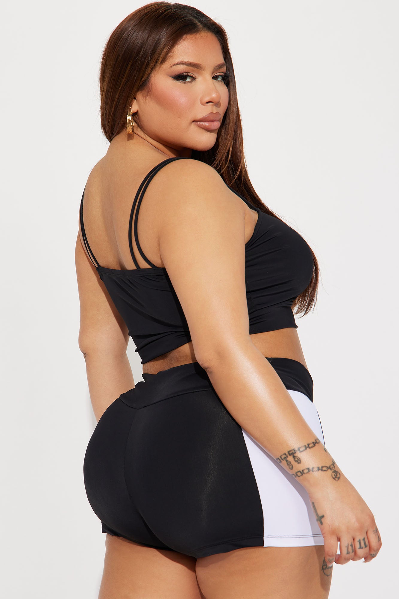 04-07-23Studio4_CE_IM_13-45-42_35_TP4412PD_BlackWhite_P_13177_PLUS_MR