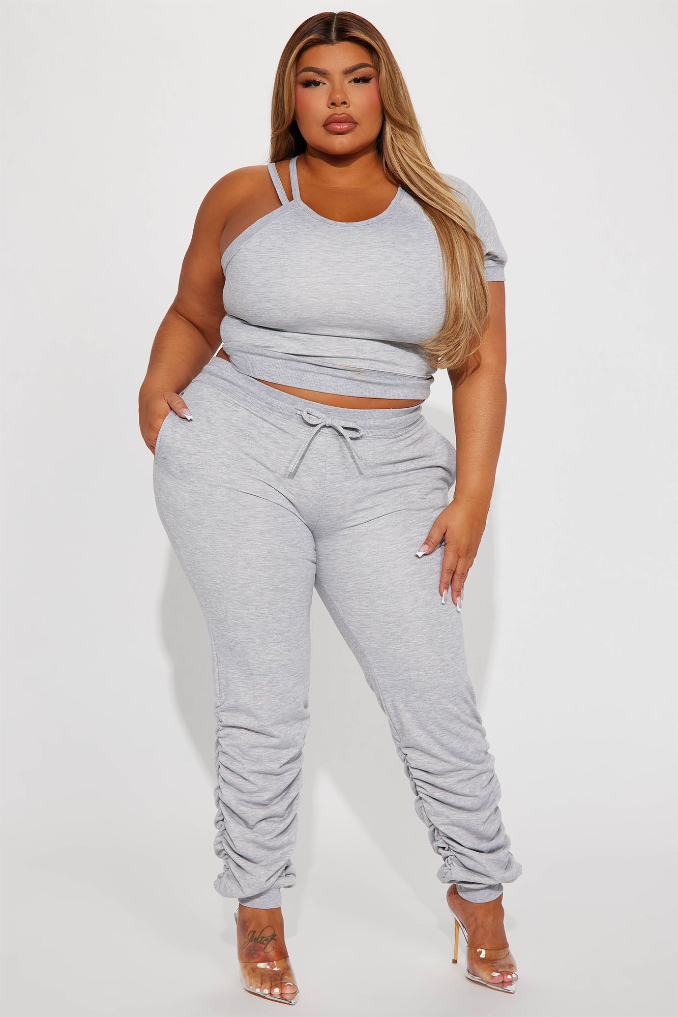 07-21-23Studio4_BT_DB_10-34-16_8_HTP67_HeatherGrey_P_8694_PLUS_DQ