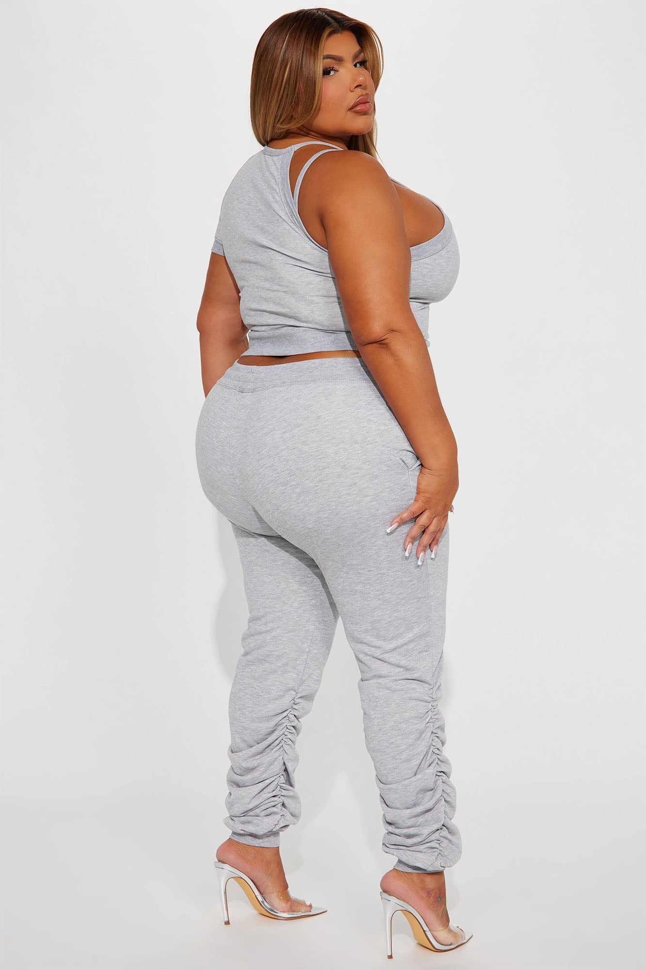 07-21-23Studio4_BT_DB_10-36-04_8_HTP67_HeatherGrey_P_8712_PLUS_DQ