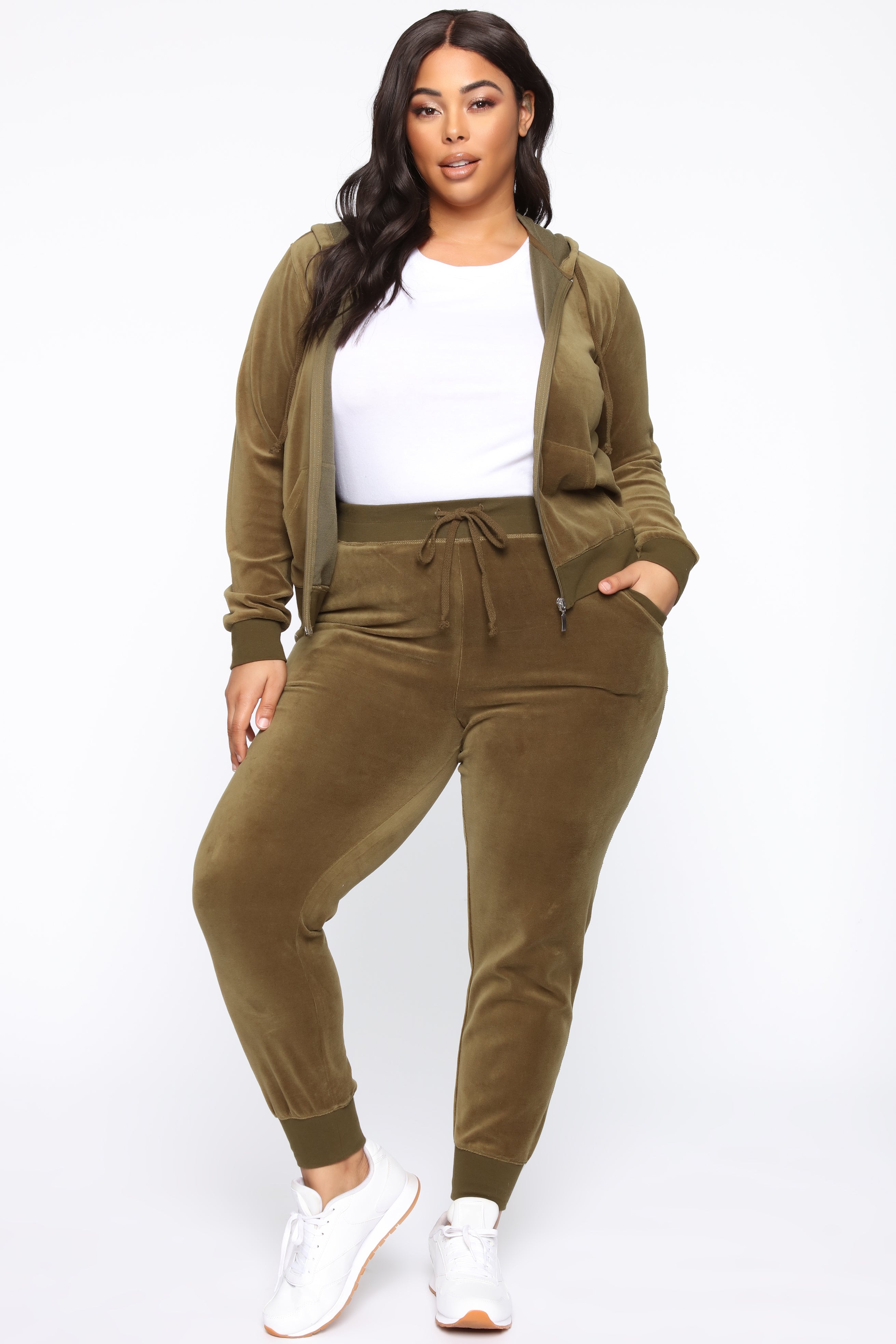 09-30-19_Studio_4_JP_ES_9-33_AM_1__68905H68904P_Olive_PLUS_5162_WG