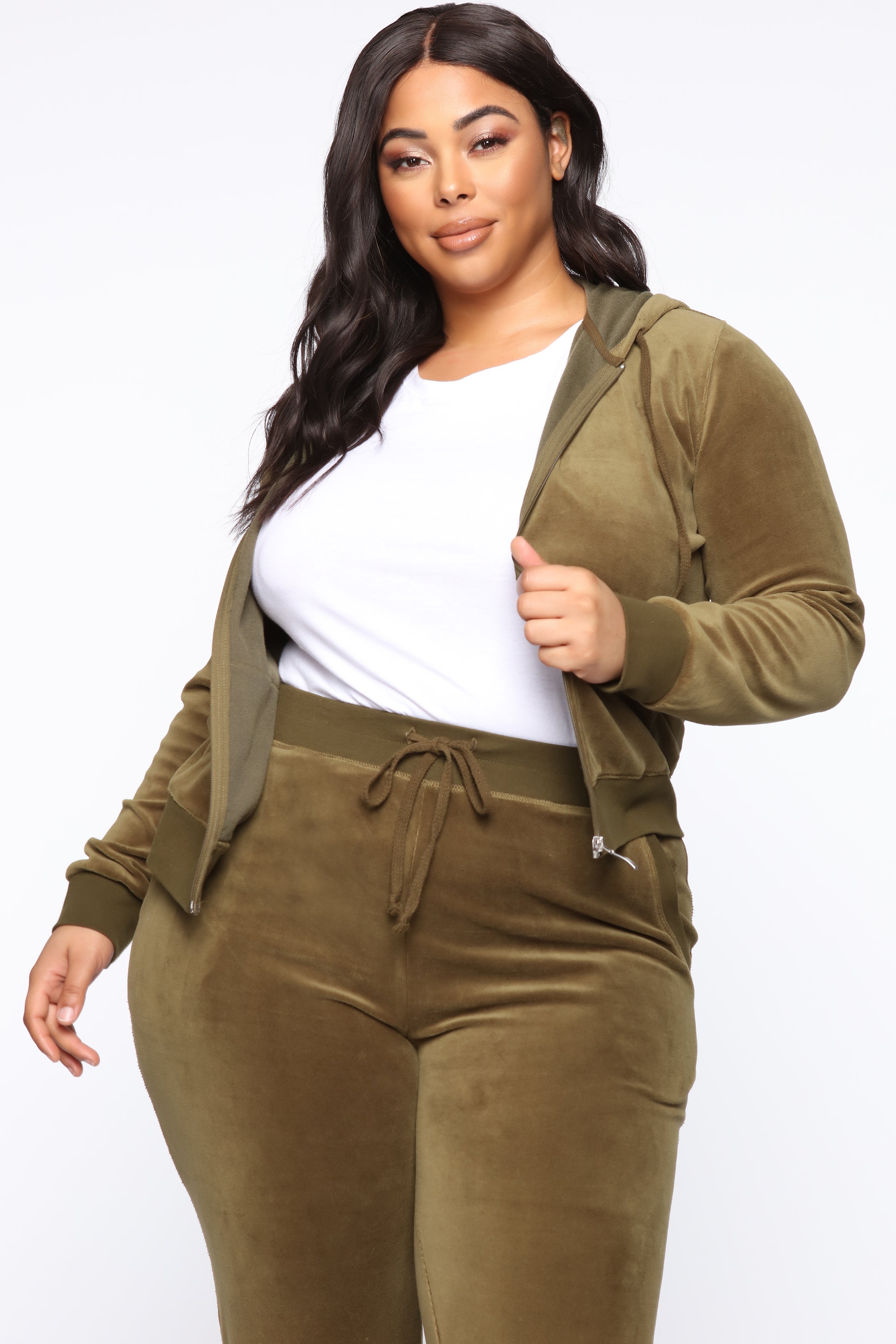 09-30-19_Studio_4_JP_ES_9-33_AM_1__68905H68904P_Olive_PLUS_5163_WG