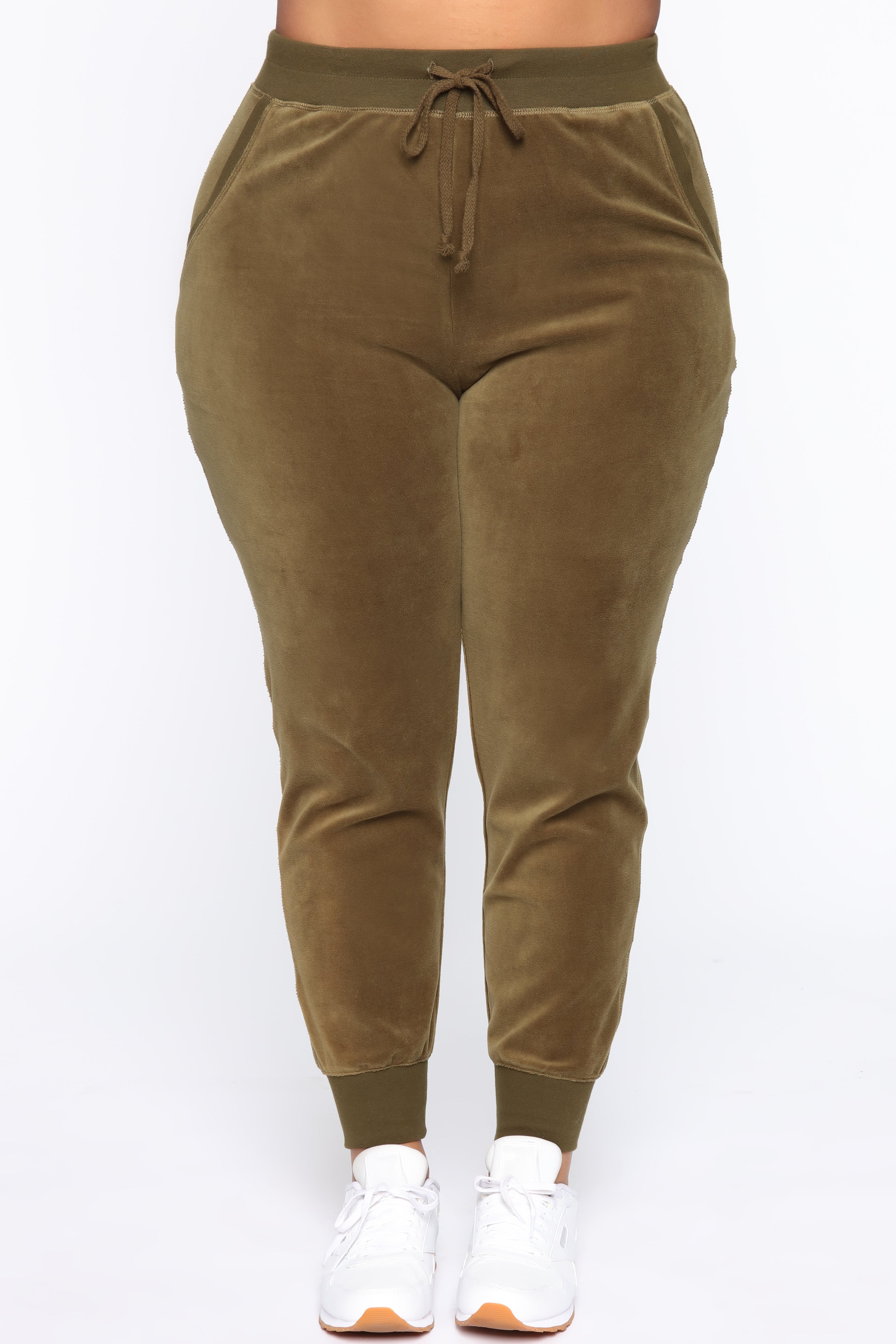 09-30-19_Studio_4_JP_ES_9-34_AM_1__68905H68904P_Olive_PLUS_5173_WG