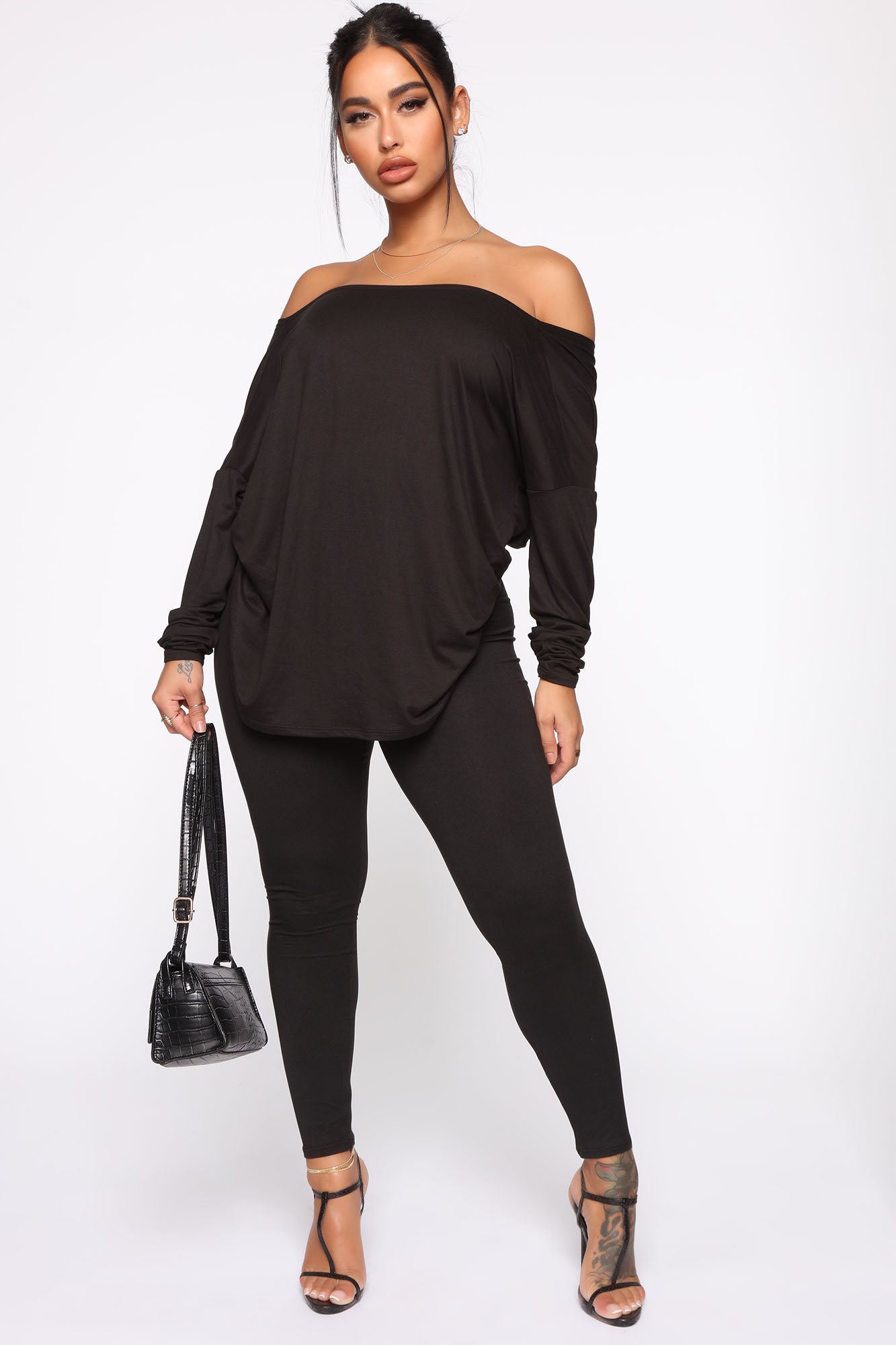 10-10-19_Studio_3_JP_ES_13-25-04_17__ZDST2226_Black_P_0513_JD